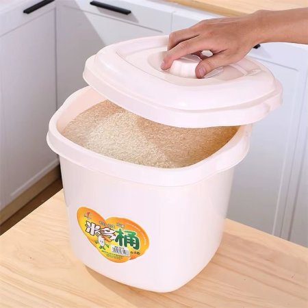 علبة مع عطاء